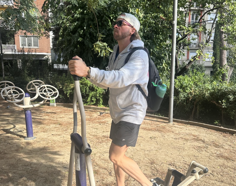 How to Stay Fit While Traveling: The Complete Guide